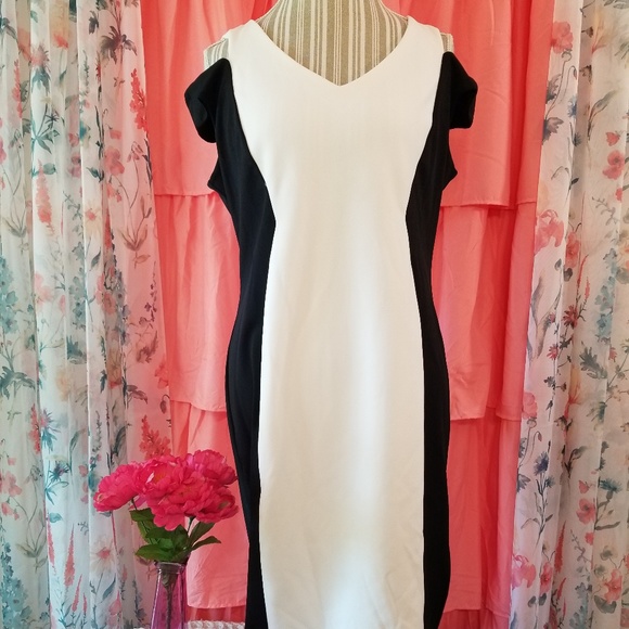 Ronni Nicole Dresses & Skirts - 🌻🌺🌻RONNI NICOLE BEAUTIFUL COLD SHOULDER DRESS!!